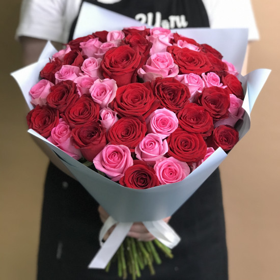 Розы Букет из красных и розовых роз 51 шт. (50 см)
