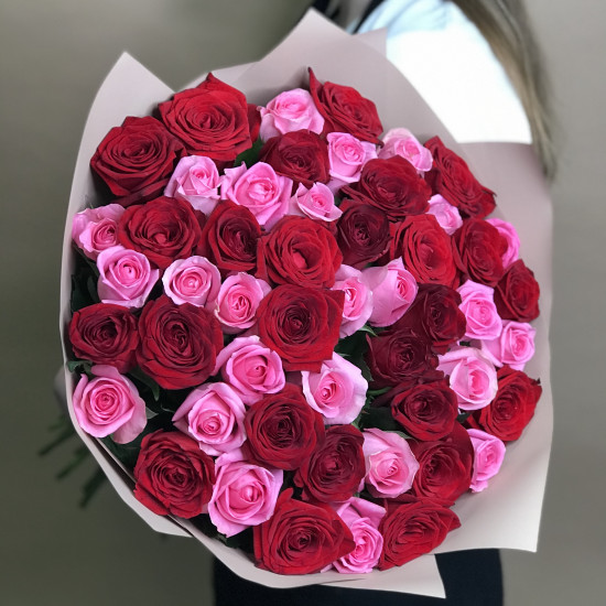 Розы Букет из красных и розовых роз 51 шт. (70 см)
