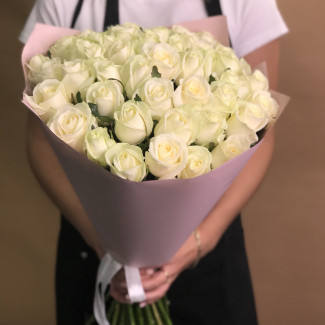Букет из 45 белых роз (60 см)