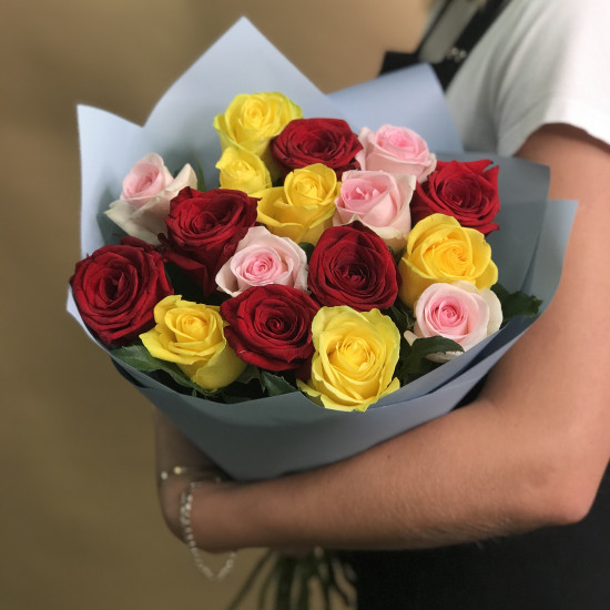 Розы Букет яркий микс из роз 17 шт. (60 см)