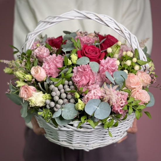 Цветы в корзине купить в москве недорого с доставкой букет цветов персиковый