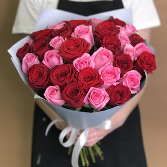 41 красная и розовая роза (50 см)