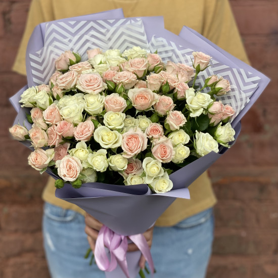 Купить розу спрей Киев – Доставка букетов с кустовой розы в Киеве