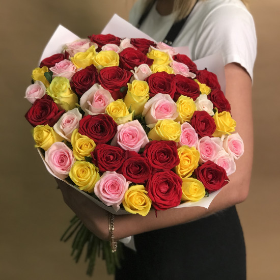 Розы Букет из роз яркий микс 55 шт. (60 см)
