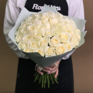 Букет из 55 белых роз (40 см)