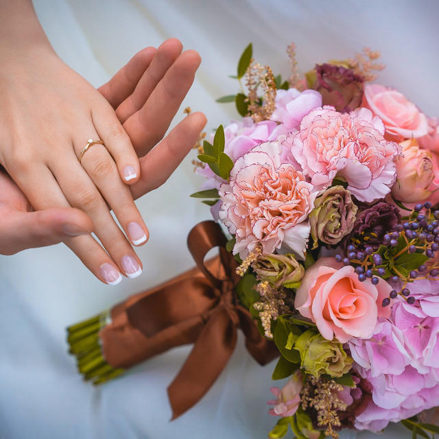 Какие цветы дарят на свадьбу?