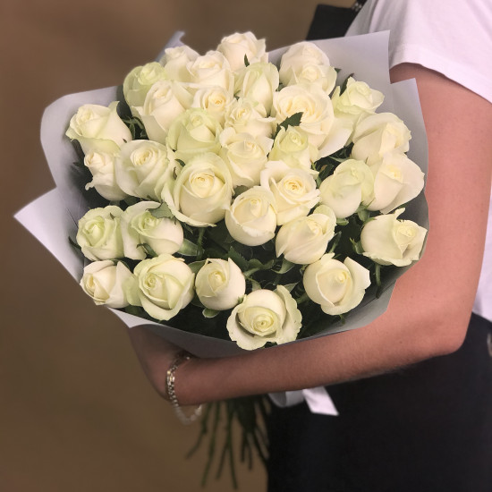 Розы Букет из 33 белых роз (60 см)