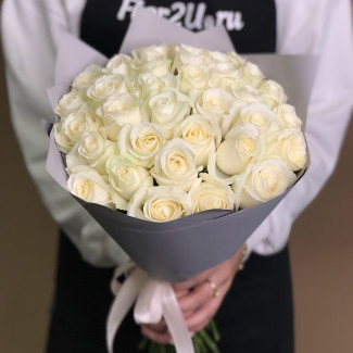 Букет из 35 белых роз (40 см)