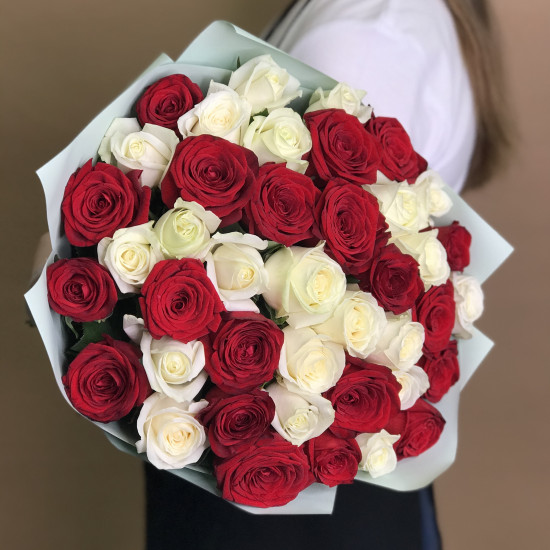 Розы Букет из красных и белых роз 41 шт. (50 см)
