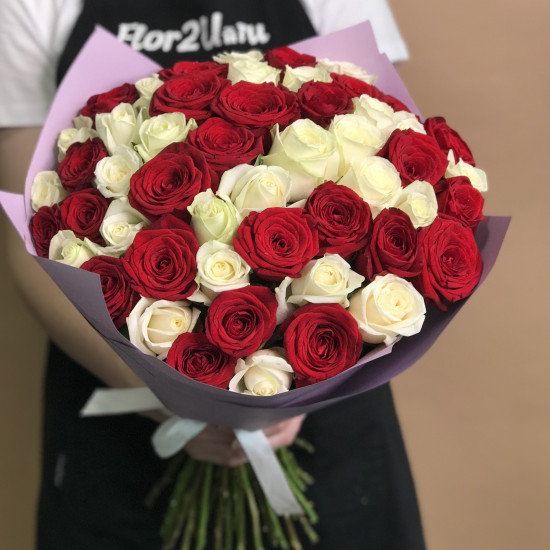 Розы Букет из красных и белых роз 51 шт. (70 см)