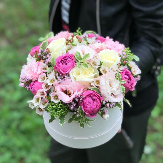 Доставка цветов коробка москва купить цветы круглосуточно в южно сахалинске