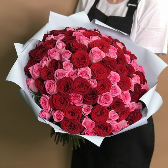 Розы Букет из красных и розовых роз 101 шт. (50 см)