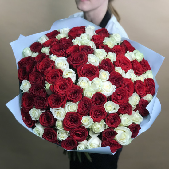 Розы Букет из красных и белых роз 101 шт. (60 см)