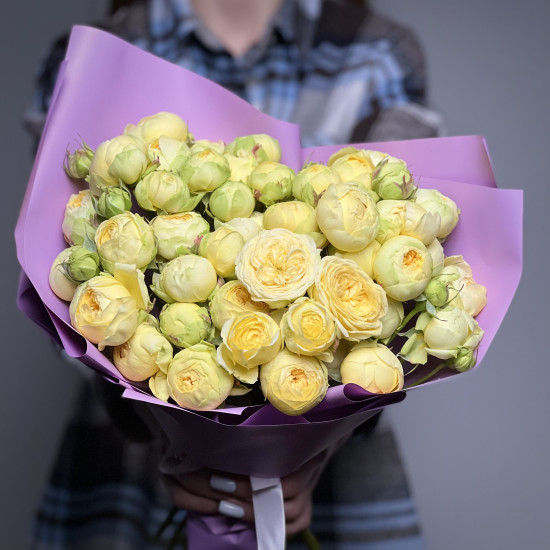 Кустовая роза Букет из 13 пионовидных кустовых роз