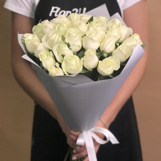 Розы Букет из 33 белых роз (60 см)