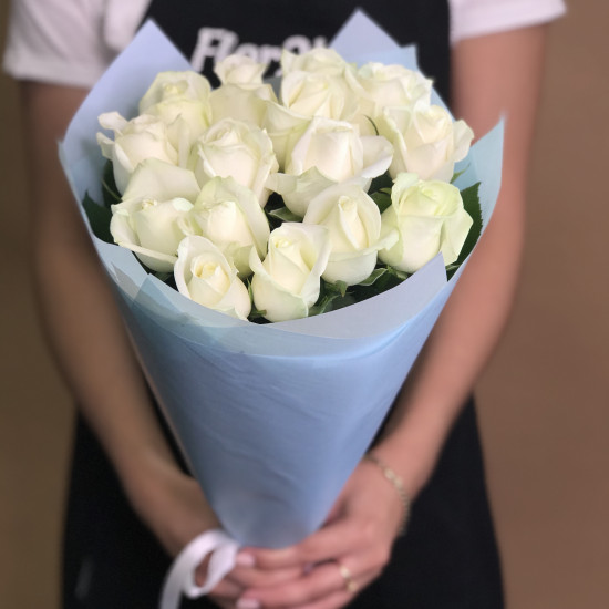 Розы Букет из 15 белых роз (60 см)