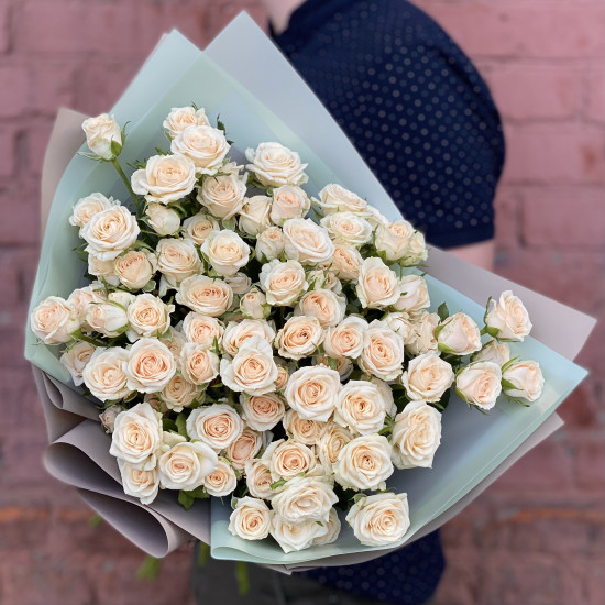 Кустовая роза Букет из 21 кустовой кремовой розы
