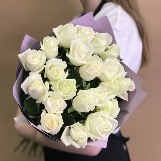 Розы Букет из 21 белой розы (60 см)