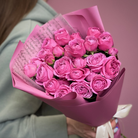 Кустовая роза Букет из 11 малиновых кустовых пионовидных роз