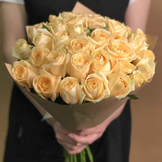 Розы Букет из 35 кремовых роз (40 см)