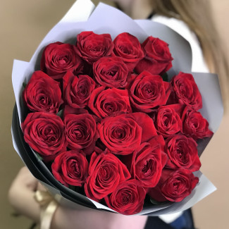 Букет из 21 красной розы (70 см)
