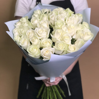 Букет из 41 белой розы (60  см)